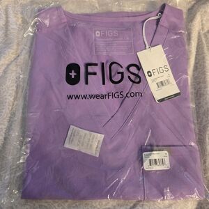 NWT Figs Lavender One-Pocket Scrub Top